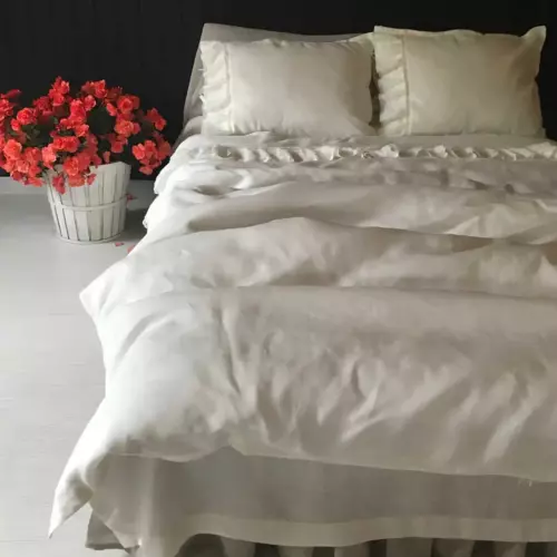 Постельное белье с кружевами из льна