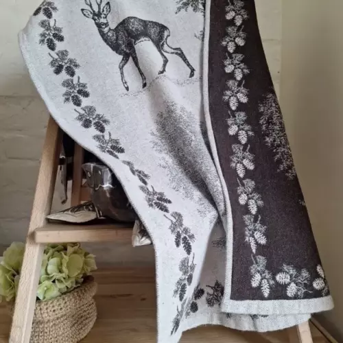 Полотенце Лесное (олени) коричневое